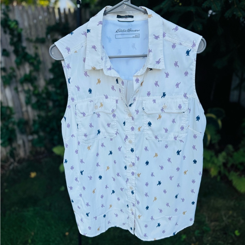 Eddie Bauer women’s sleeveless top, Bigfoot print, size L